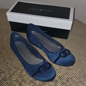 Karen Scott Women's Amanda Navy Blue Flats